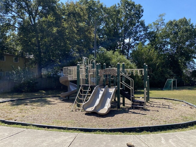 Building Photo - 928 Bellows Ave