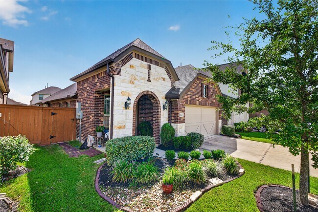 Building Photo - 12823 Silverbank Run Dr