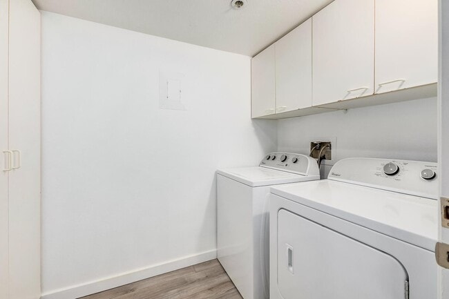 Building Photo - 7950 E Camelback Rd