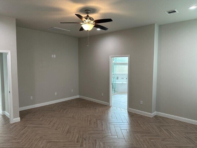 Building Photo - 16419 Lakewood Field Dr