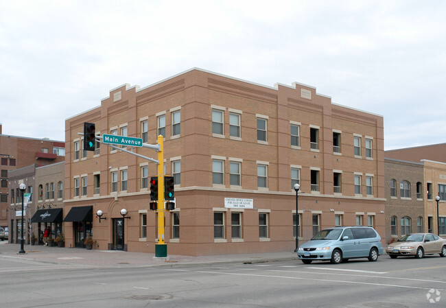 Primary Photo - Lofts On Fourth