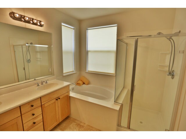 Master Bath - 347 Bautista Pl