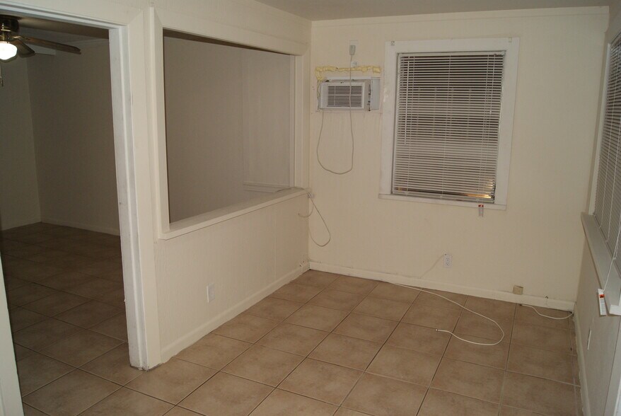 Front Entry - 1941 Pierce St