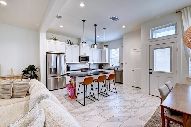 Building Photo - 1523 Cathedral Bend Drive