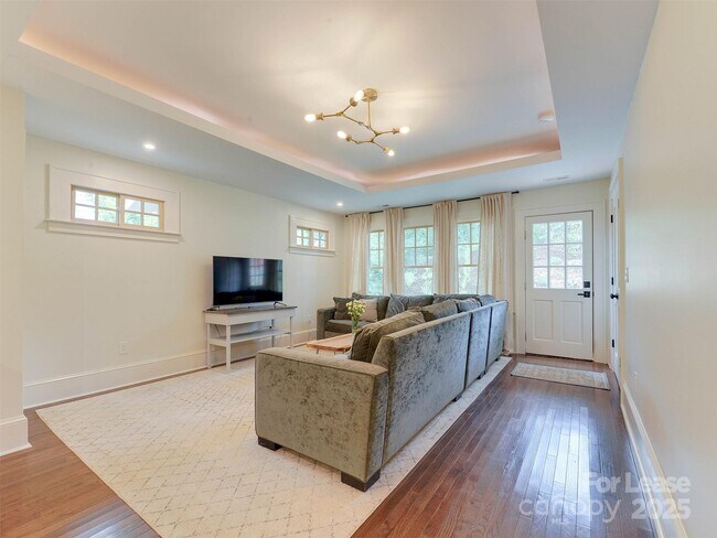 Building Photo - 508 Seldon Dr