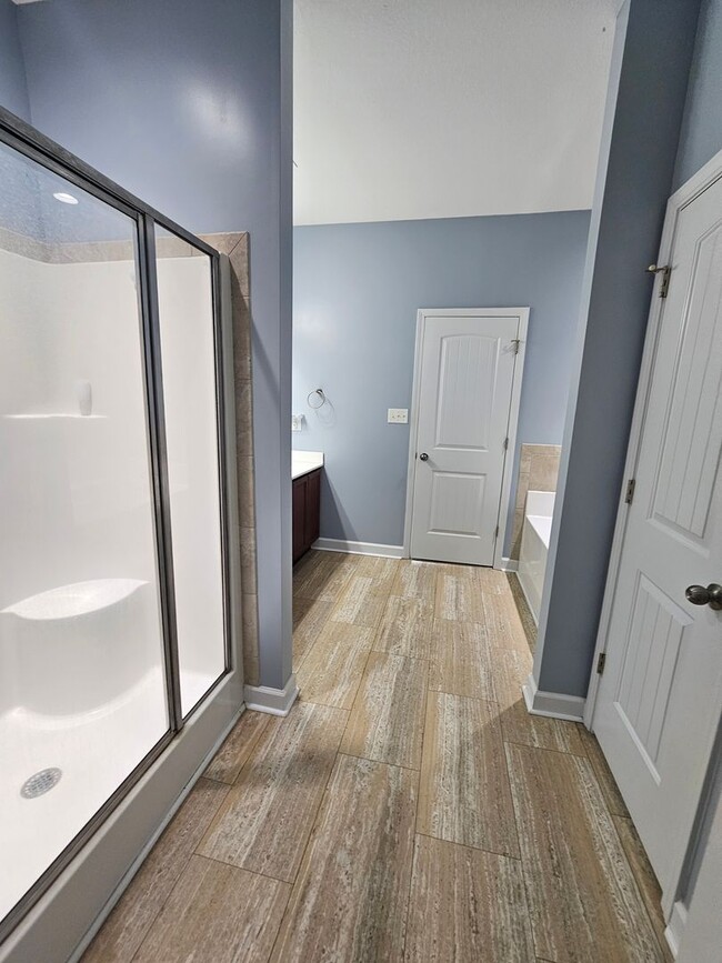 Building Photo - 4 Bedroom Home in Jacksonville