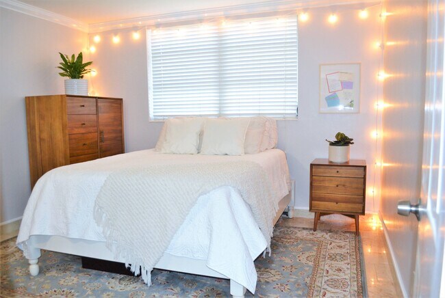 Building Photo - 917 N Flagler Dr