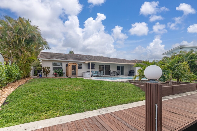 Building Photo - 2281 SE 11th St