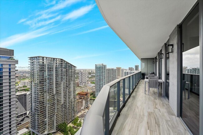 Building Photo - 801 S Miami Ave