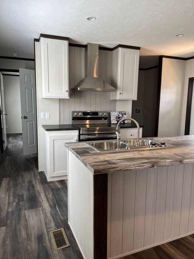 Building Photo - 15538 Touriel Rd