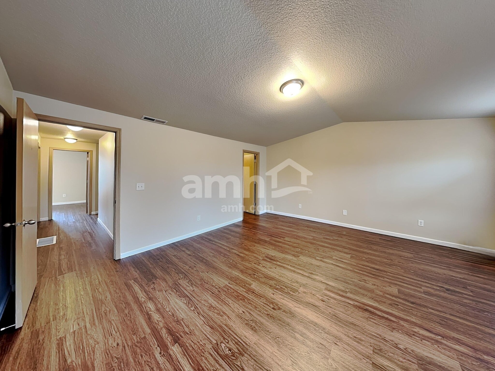 Building Photo - 37828 Hamilton Ridge Dr