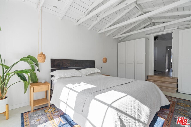 Building Photo - 668 Marr St