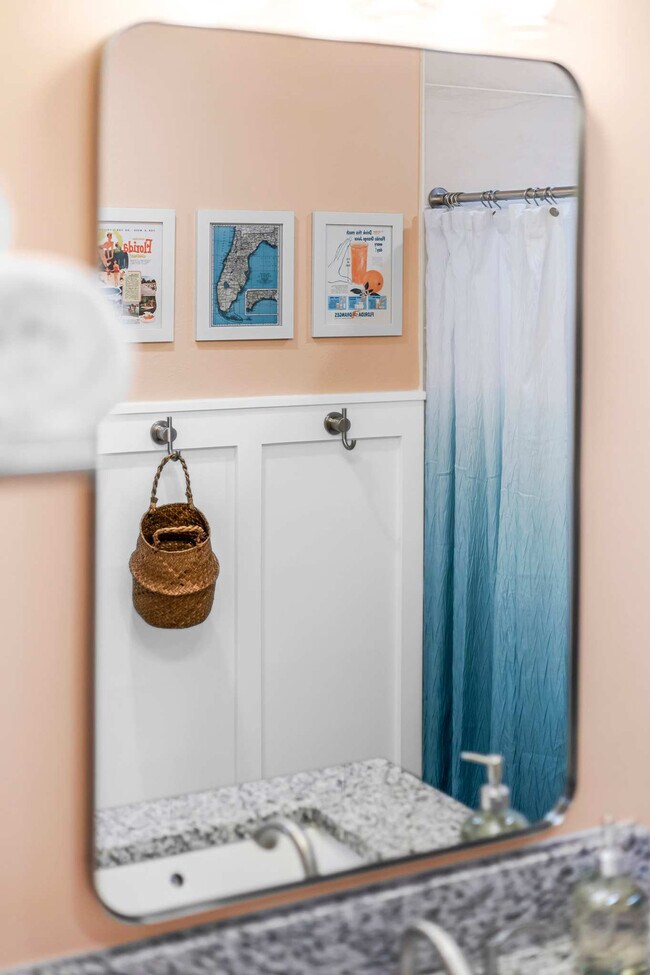 Building Photo - 605 Kemp St