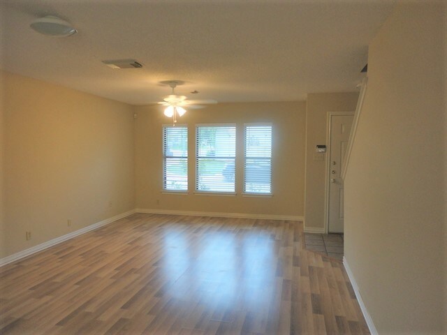 Building Photo - 4914 Dovefield Dr