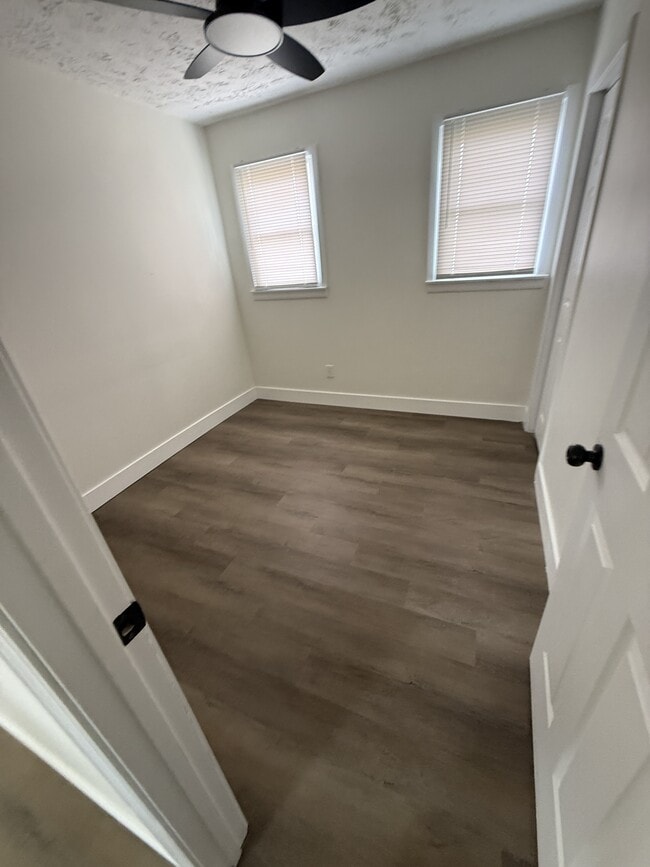 Building Photo - 501 Lincoln St