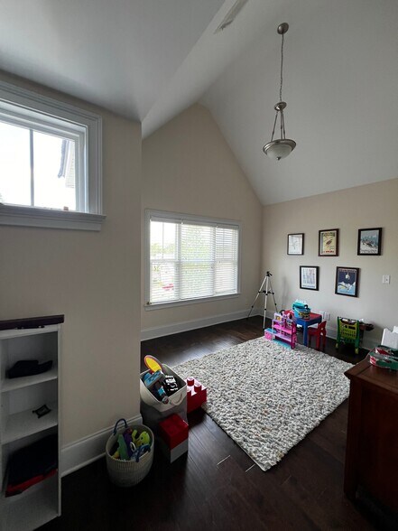 Building Photo - 1729 Edenburg Way