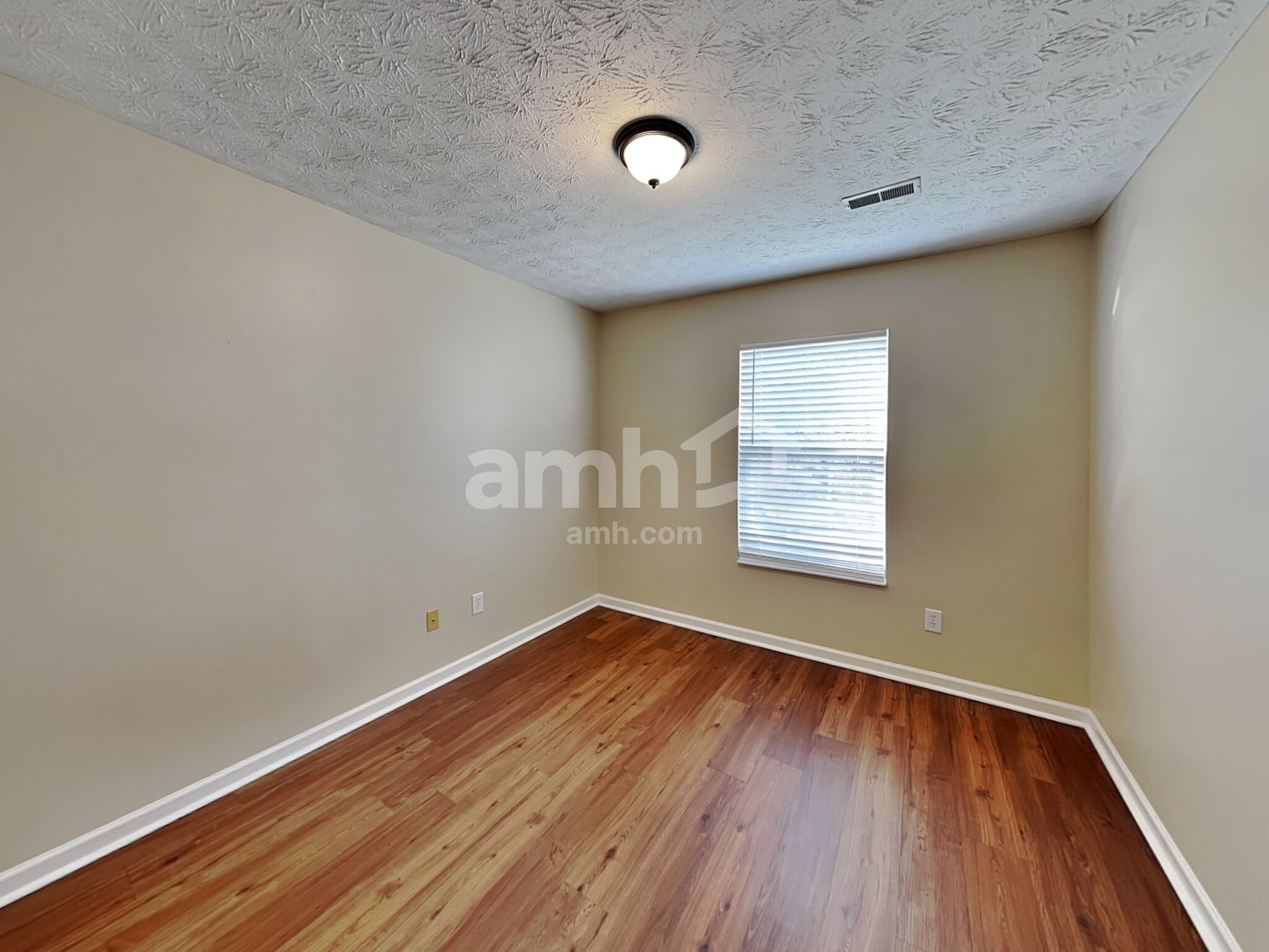 Building Photo - 9 Finch Ct