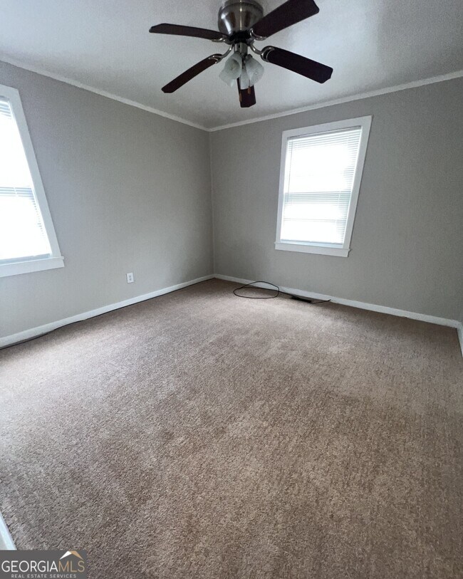 Building Photo - 1325 Triple Hill Dr