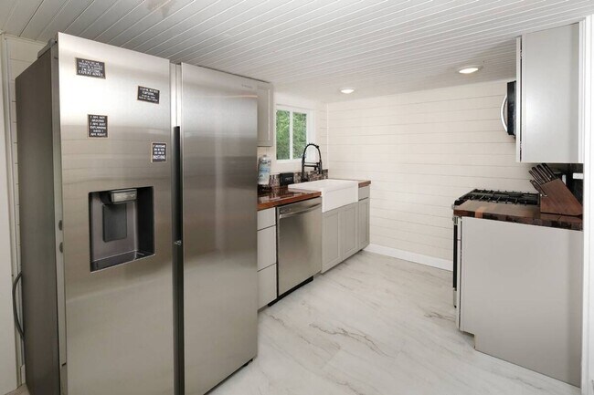 Building Photo - The Fancy Little Farmhouse