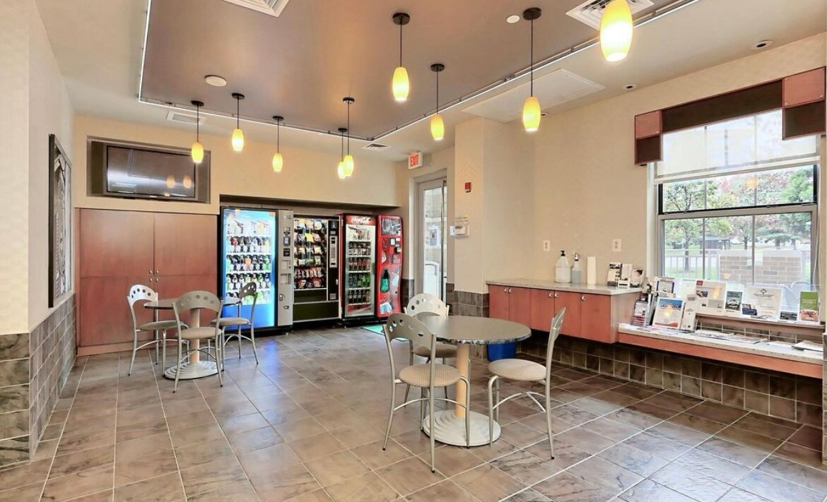 Building Photo - 11800 Sunset Hills Rd