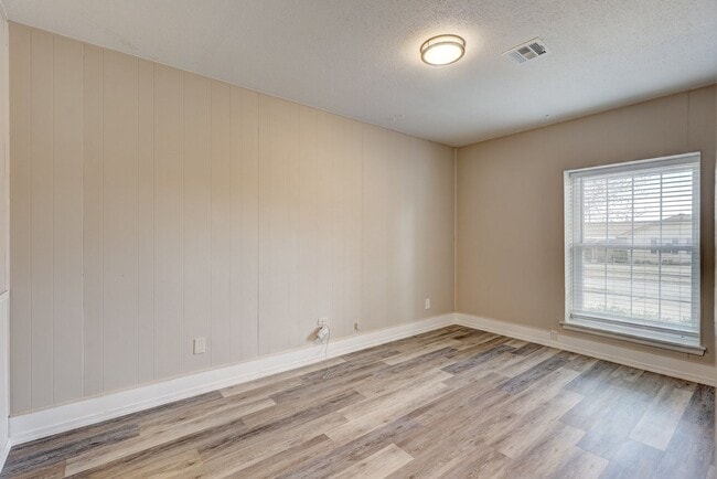 Building Photo - 206 Del Mar Dr