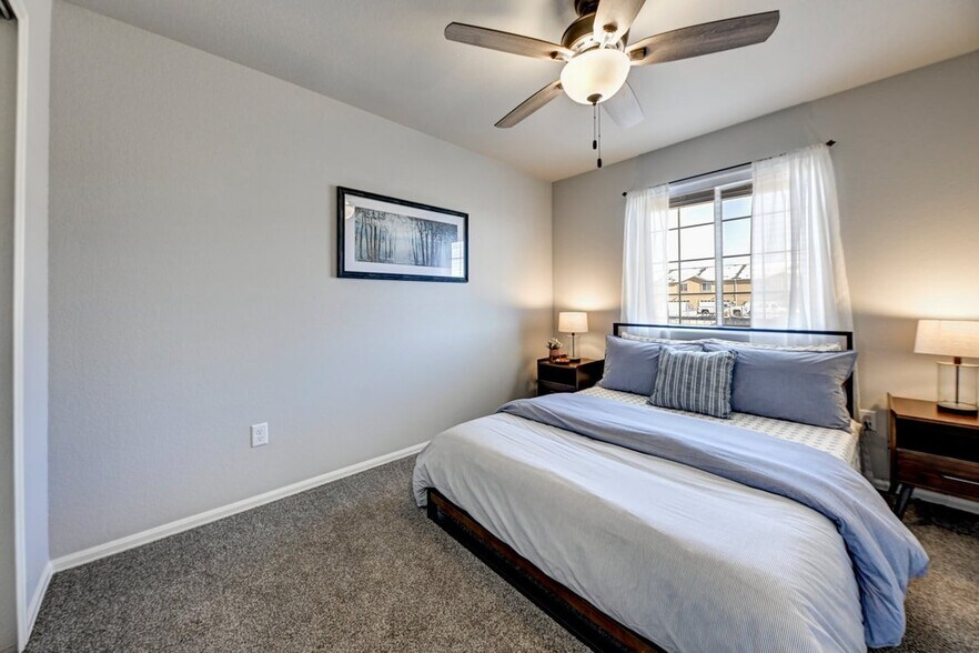 Building Photo - 7604 Sand Lake Heights