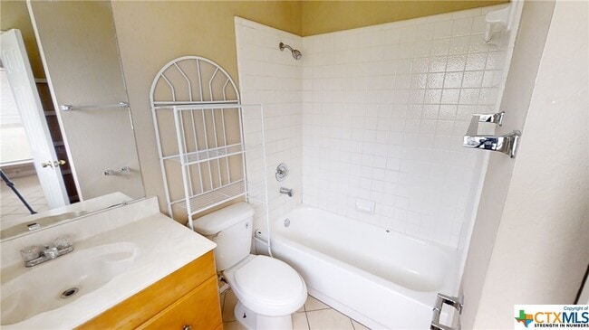 Building Photo - 2406 Timberline Dr