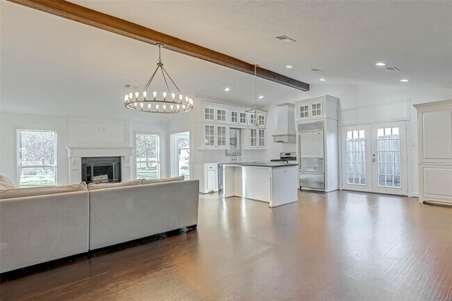 Building Photo - 520 E Castle Harbour Dr