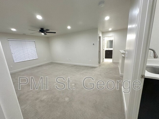 Building Photo - 3226 E 2930 S