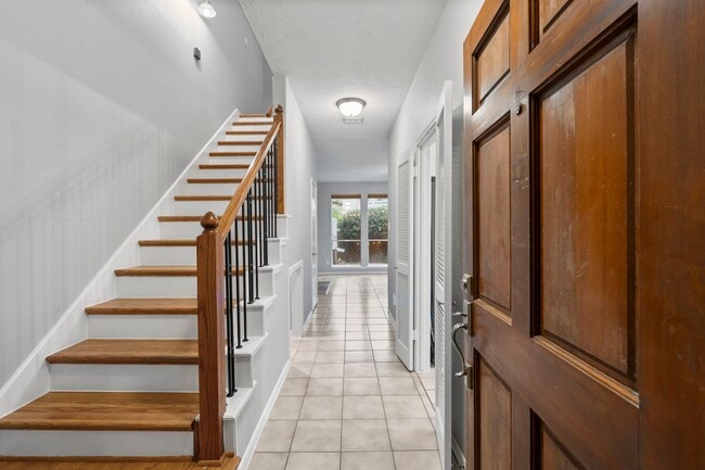 Building Photo - 17 E Willowood Ct