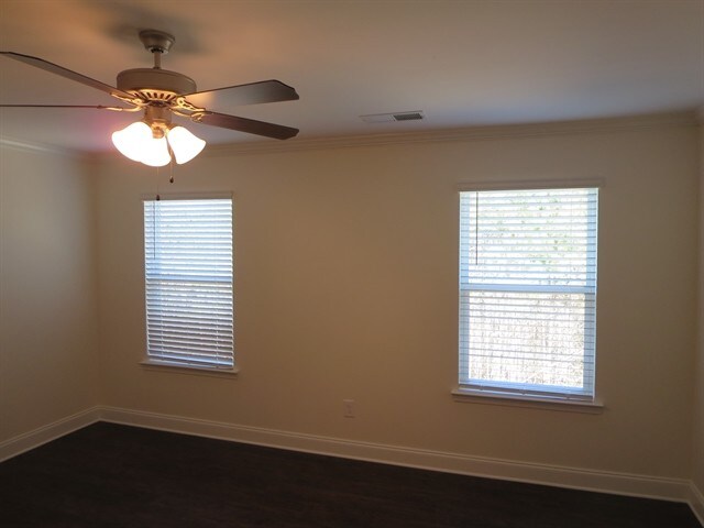 Building Photo - 134 Cobblestone Dr