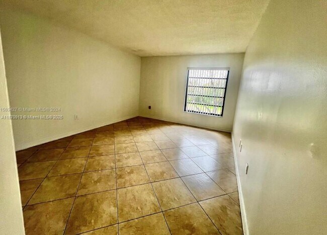 Building Photo - 5800 SW 127th Ave