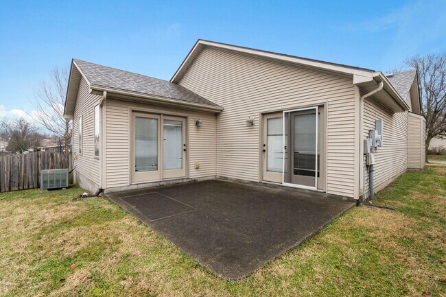 Building Photo - 305 Spring Valley Ln