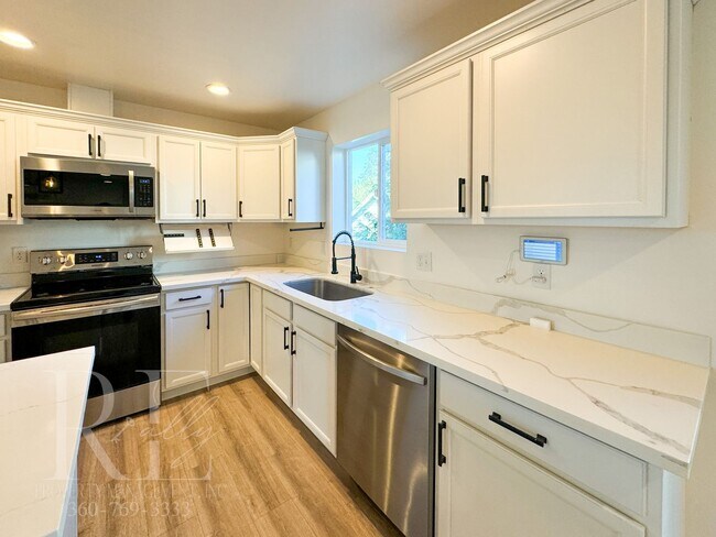 Building Photo - SUPERSIZED 5-Bd HOME