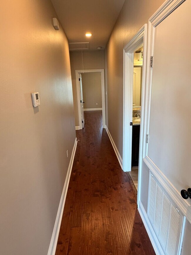 Building Photo - 5748-5748 Cameron Blvd