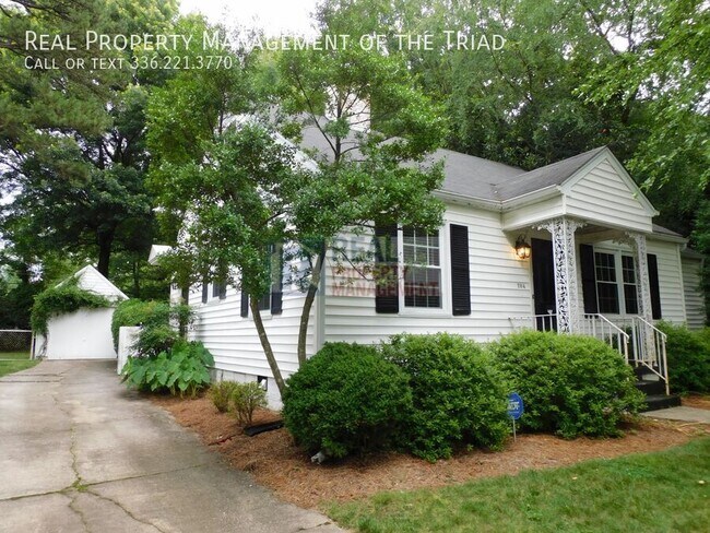 Building Photo - 204 W Newlyn St