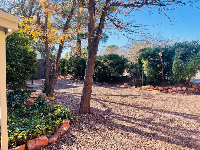 Building Photo - West Sedona