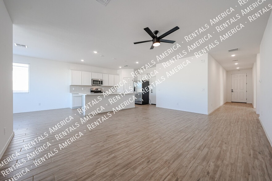 Building Photo - 5528 W McNeil St