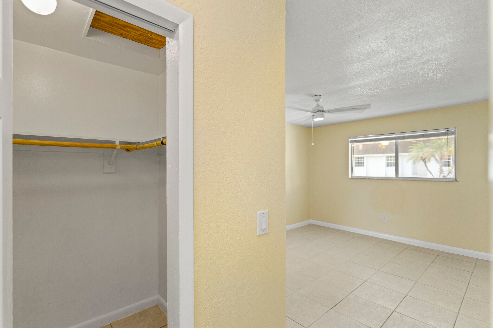 Building Photo - 1831 SW 97th Ter