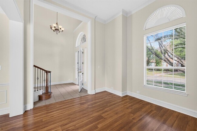 Building Photo - 8701 Mandevilla Dr