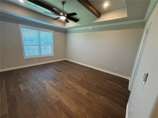 Building Photo - 1451 Dresden Dr