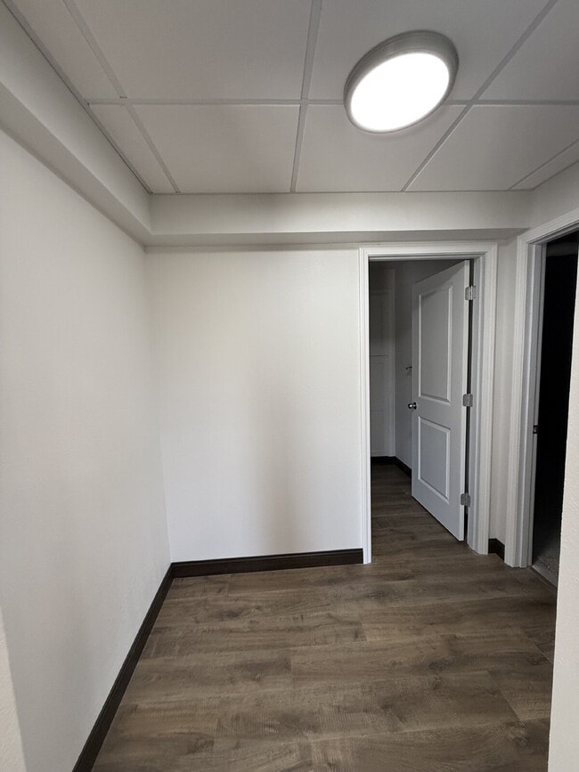 Building Photo - 4BR Basement Home