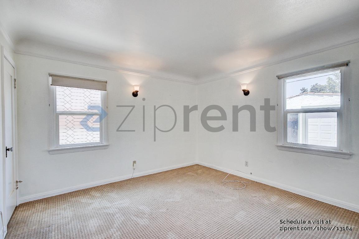 Building Photo - Unit