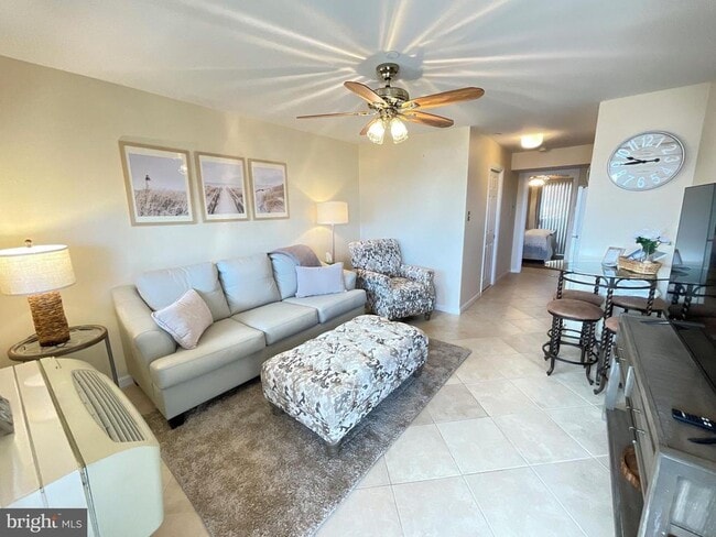 Building Photo - 330 42nd St S