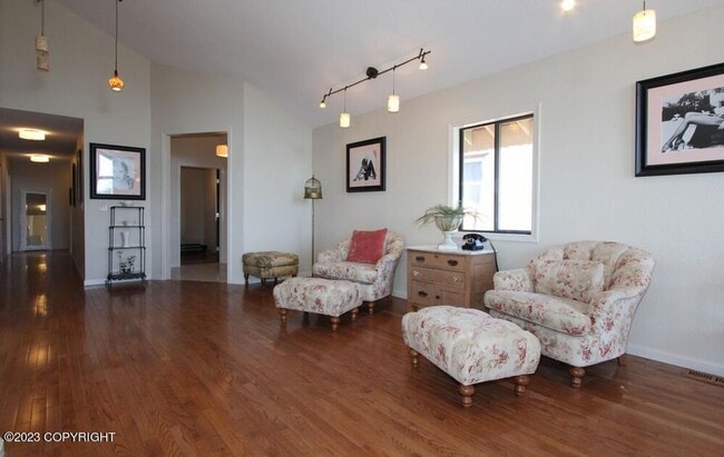 Building Photo - 524 Eyak Dr