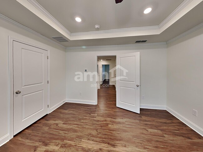 Building Photo - 572 Smt Vw Ln