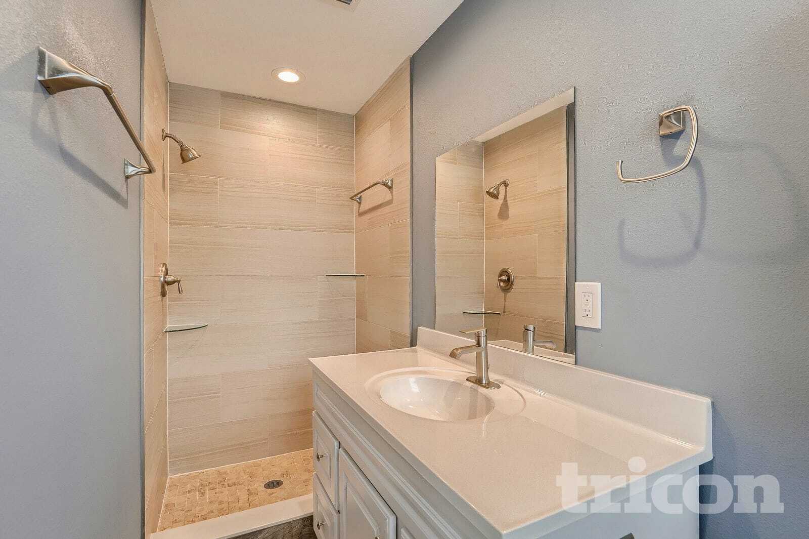 Building Photo - 1641 Patlin Cir N