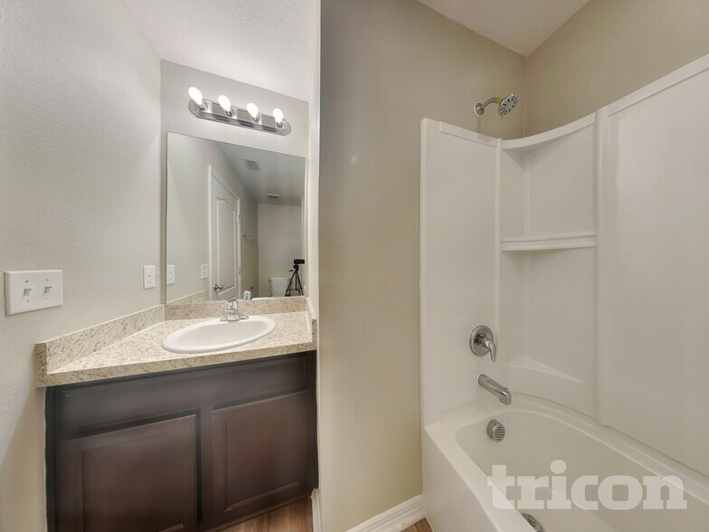 Building Photo - 1608 Fitzgerald Dr