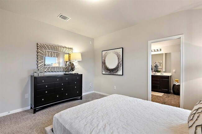 Building Photo - 500 Cassandra Dr