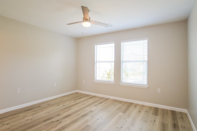 Building Photo - 17801 Powder Creek Dr